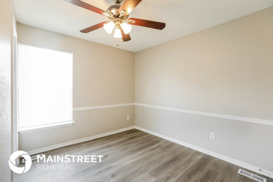 Building Photo - 11712 Crystal Dr