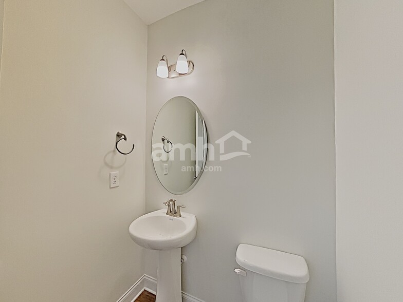 Building Photo - 214 Argea Dr
