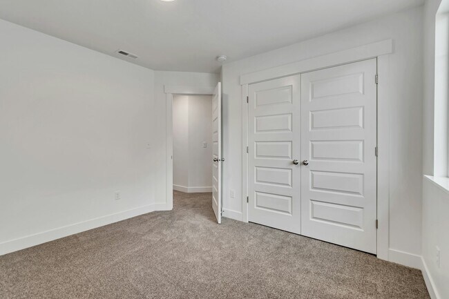 Building Photo - 716 S 4500 S