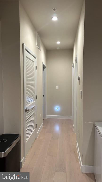 Building Photo - 235 Valley Ave SE