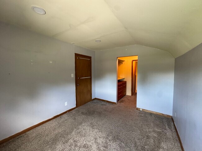 Building Photo - 42 Cupola Rd