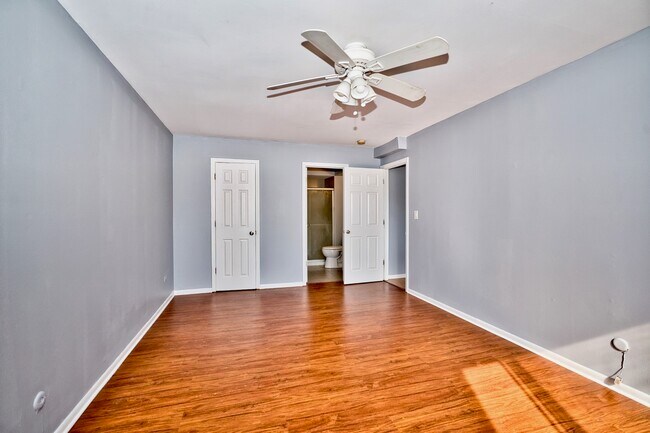 Building Photo - 9445 Kenton Ave