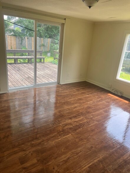 Building Photo - 1349 Yates Ave