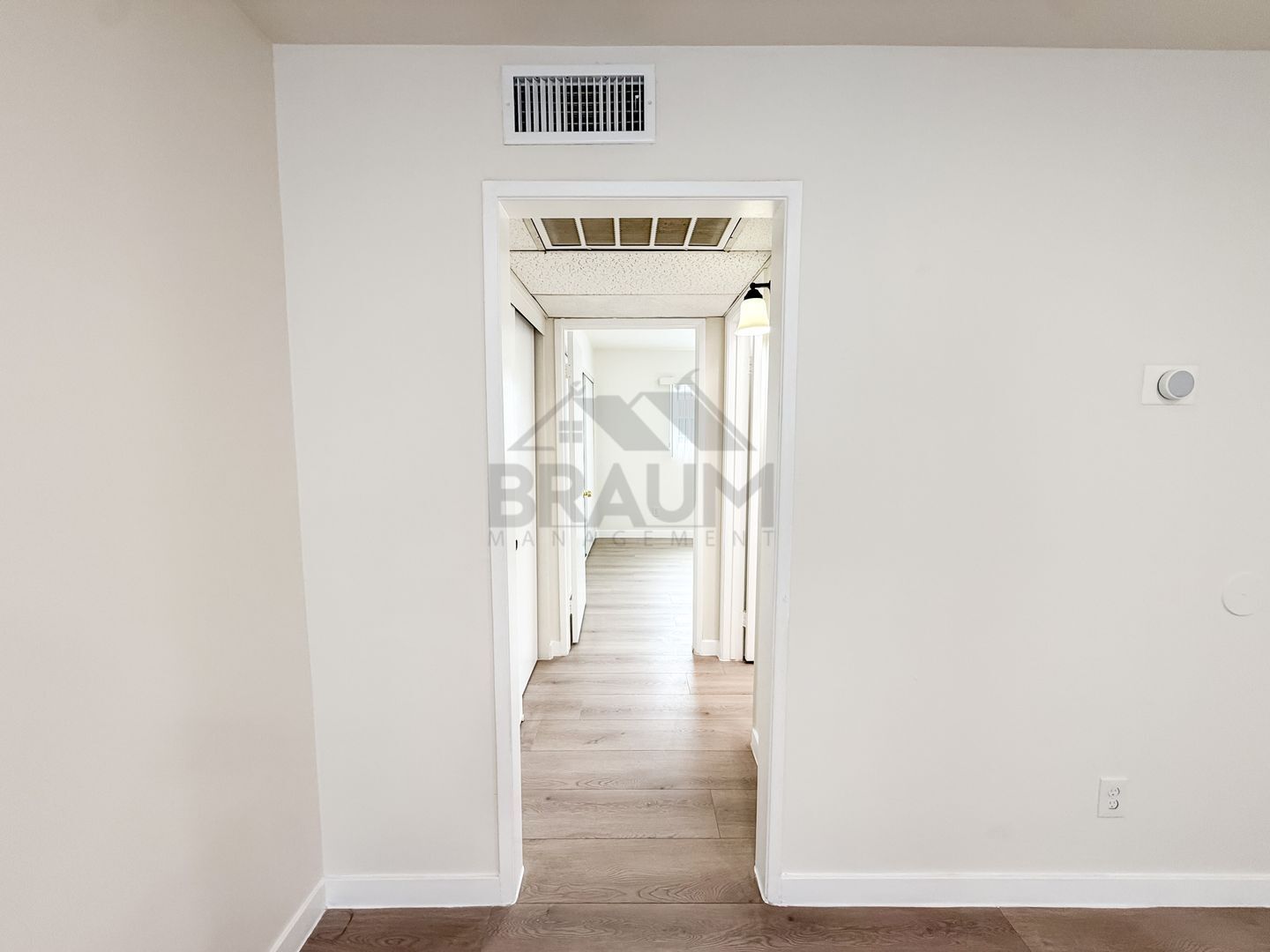 Building Photo - 15000 Burbank Blvd