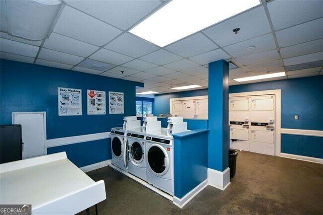 Building Photo - 620 Peachtree St NE