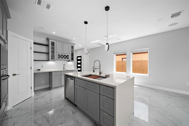 Building Photo - 10113 Porto Rico Rd