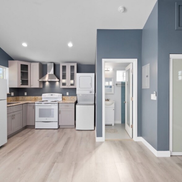 Building Photo - 15247 Binney St