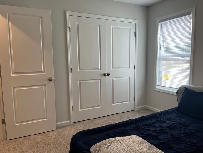 Building Photo - Lovely Energy Efficient Home In Smithfield...