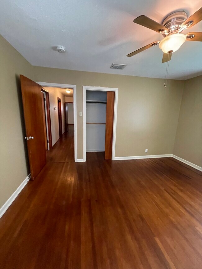 Building Photo - 1010 Peerman Pl