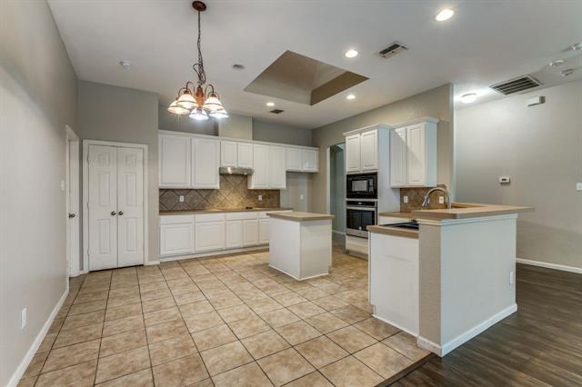 Building Photo - 15858 Durango Dr