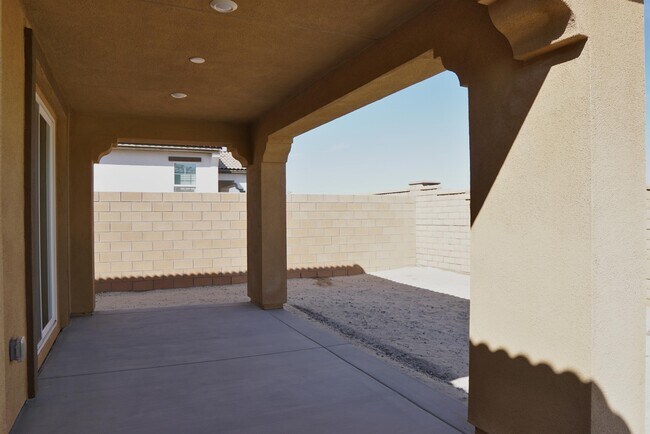 Building Photo - 73528 Cierra St
