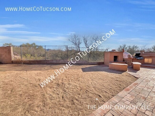 Building Photo - 1061 S Seldon Pl
