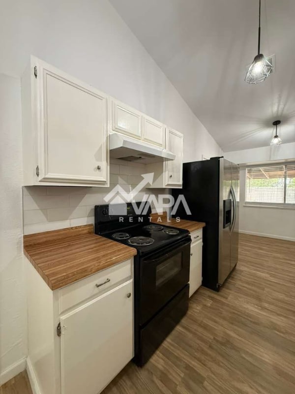 Building Photo - 13207 La Ventana St