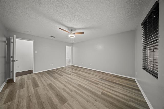 Building Photo - 1501 Big Lake