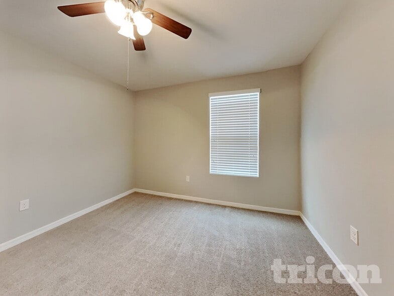 Building Photo - 3799 Crossline Dr