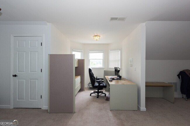 Building Photo - 5166 Wheeler Dr