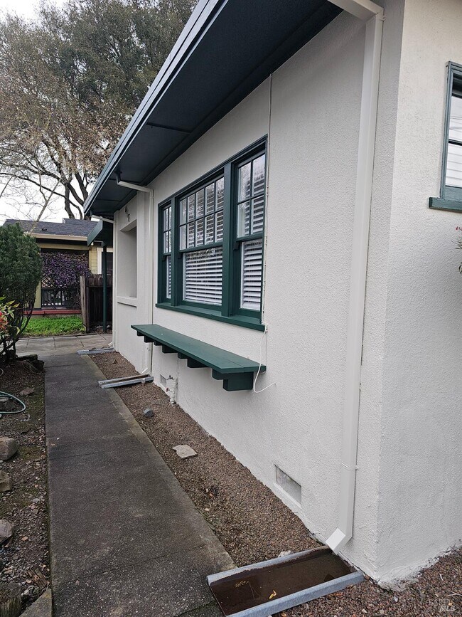 Building Photo - 412 Lincoln St