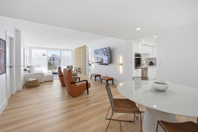 Building Photo - 3546 S Ocean Blvd