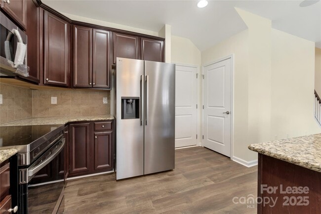 Building Photo - 1818 Fleetwood Dr