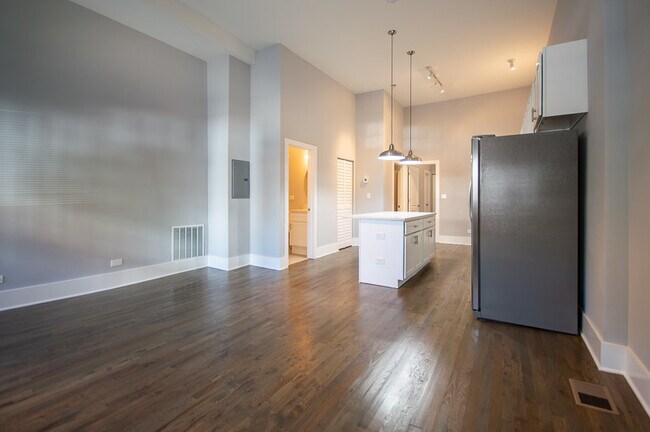 Building Photo - 1711 S Carpenter St