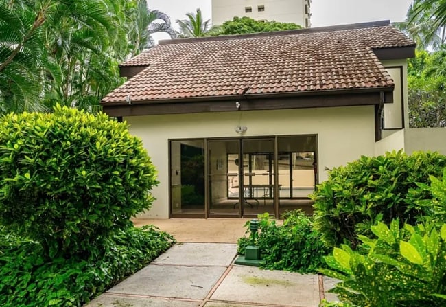 Building Photo - 6710 Hawaii Kai Dr