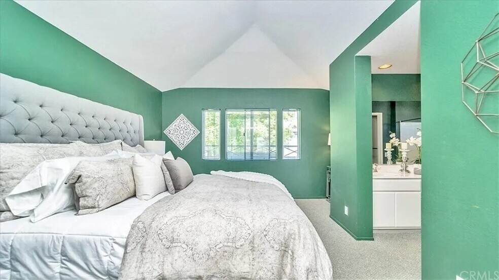 Building Photo - 28925 Cll Rivera