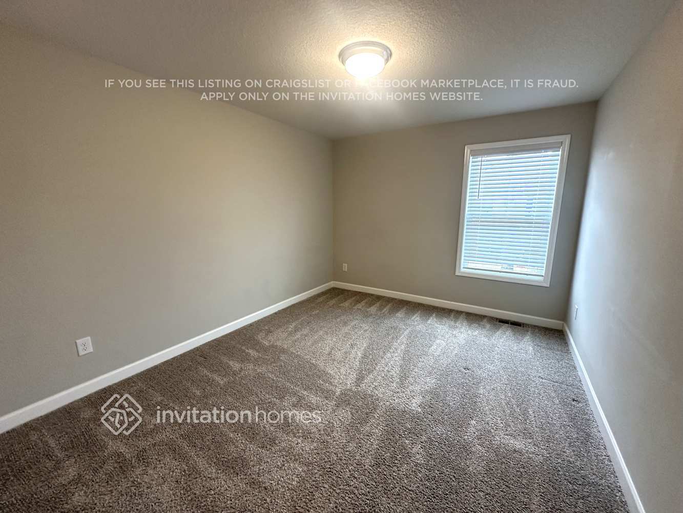 Building Photo - 10904 Everest Pl N