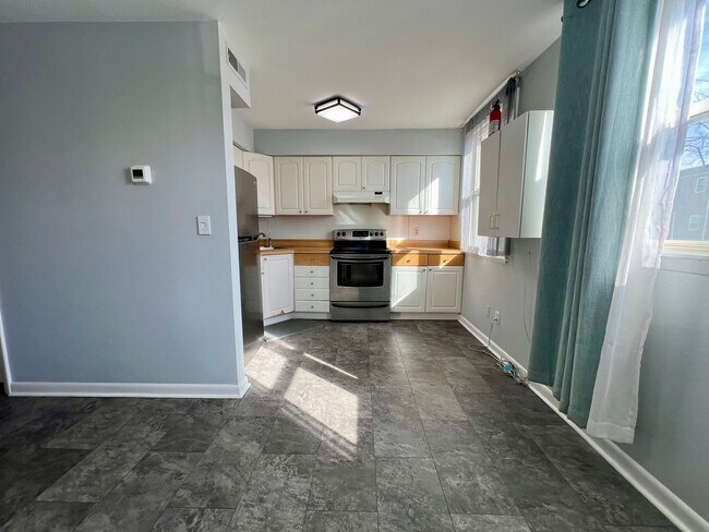 Building Photo - Gorgeous 3-Bedroom Townhome in Ambler! Available NOW! Last Month’s Rent WAIVED up front for quali...