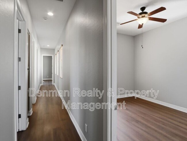 Building Photo - 3146 E Coconino Dr