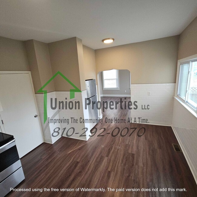 Building Photo - 263 N Elk St