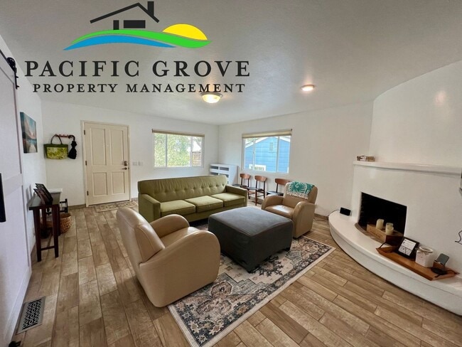 Building Photo - Furnished Single Family Home in Pacific Grove available NOW!