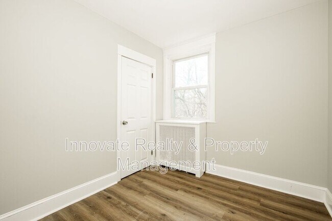 Building Photo - 3331 W Penn St