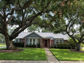 Building Photo - 523 Misty Lake Dr