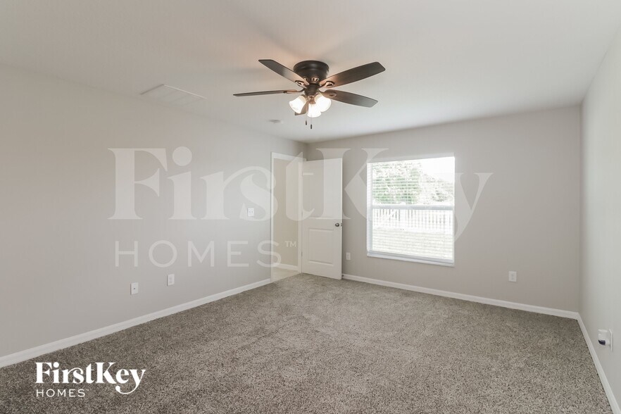 Building Photo - 10621 Standing Stone Dr