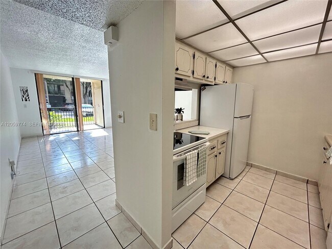 Building Photo - 14301 N Kendall Dr