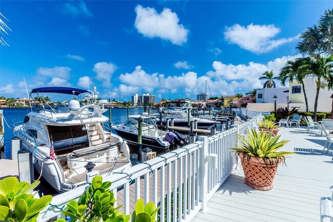 Building Photo - 683 Pelican Way