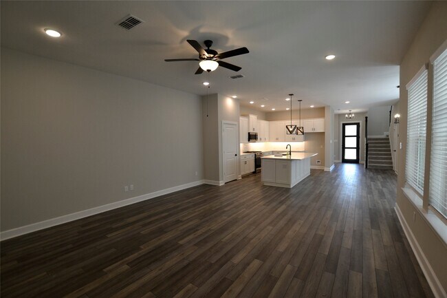 Building Photo - 2151 Creekside Breeze Dr