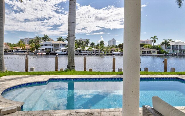 Building Photo - 2742 SE 11th St