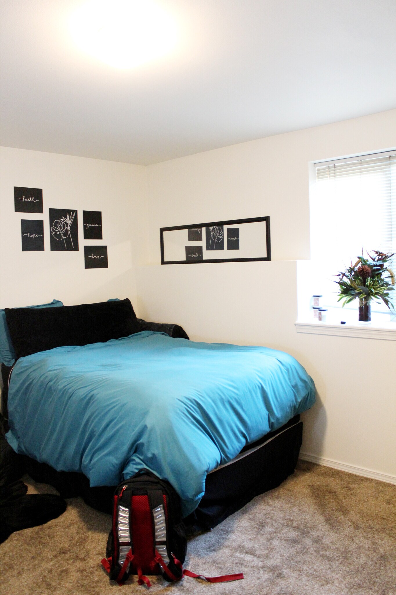 Building Photo - 1020 NE Alfred Ln