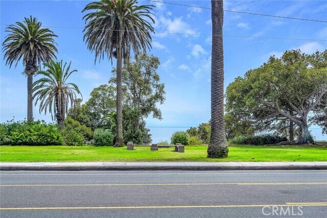 Building Photo - 962 W Paseo Del Mar