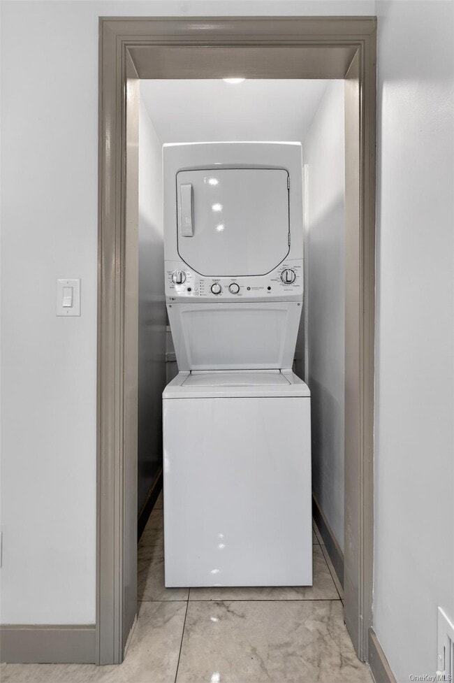 Building Photo - 62 Poplar St