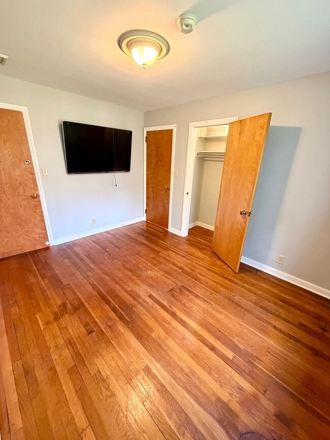 Building Photo - 376 Arbor Rd