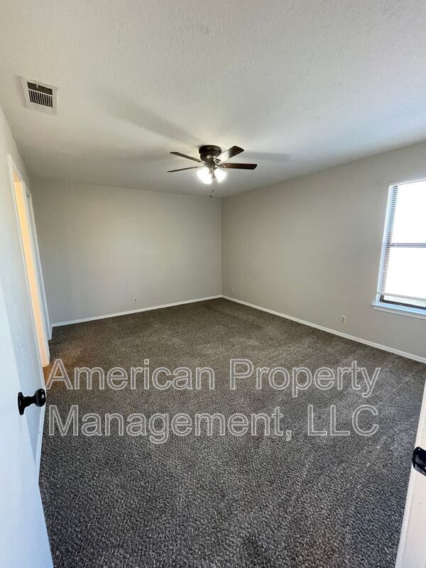 Building Photo - 13115 E 44th St