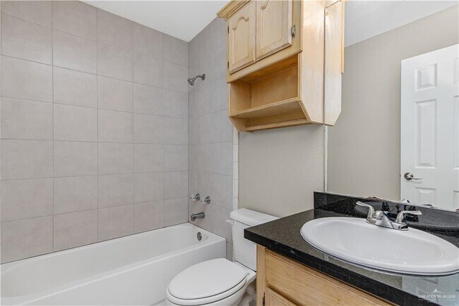 Building Photo - 15 Kimberly Ln