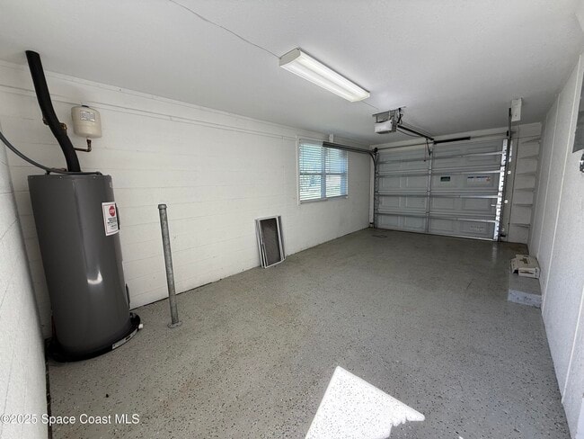 Building Photo - 337 Mc Leod Dr