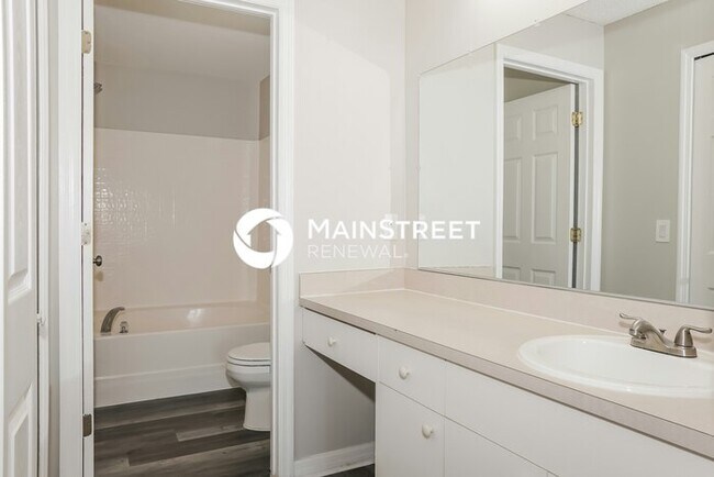 Building Photo - 3 Bedroom Pet-Friendly Home in MELBOURNE, FL with Main Street Renewal