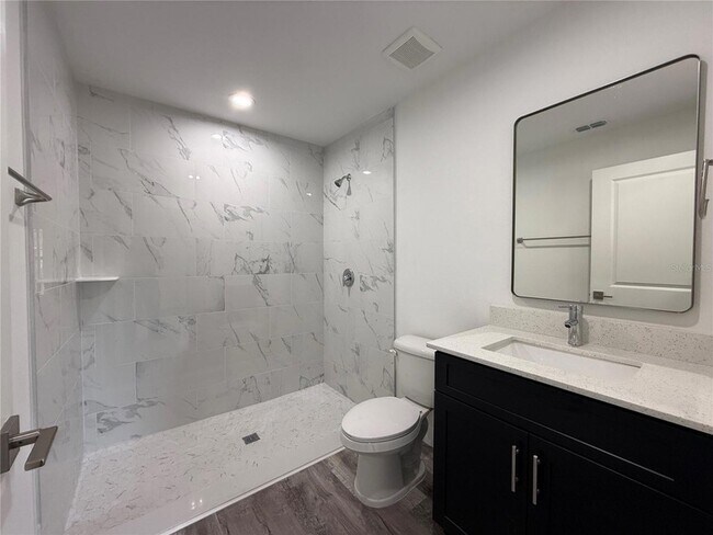 Building Photo - 14 Locust Rad