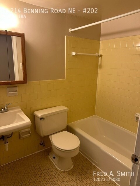 Building Photo - Two-Bedroom Apartment - Benning Terrace Ap...