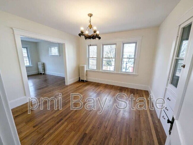 Building Photo - 37 Brainard St