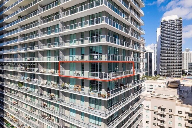 Building Photo - 1111 SW 1st Ave